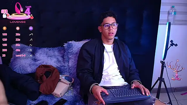 Snapshot of RyanPricee chatting on 16, 12, 2025 RyanPricee online show from 16, 12, 2025