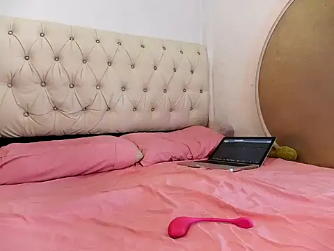 Snapshot of Rocket1978 chatting on 16, 10, 2025 Rocket1978 online show from 16, 10, 2025