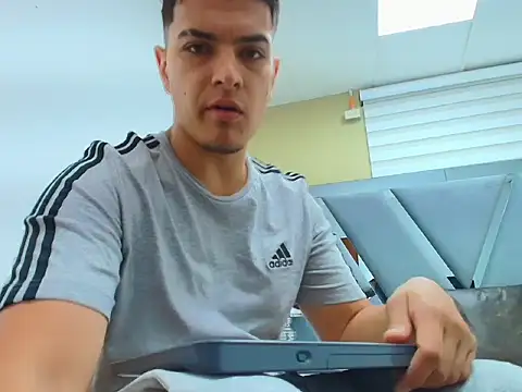 DAVID VICTORIAA online show from 13, 4, 2026