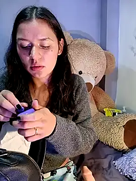 Danni shy online show from 28, 1, 2025