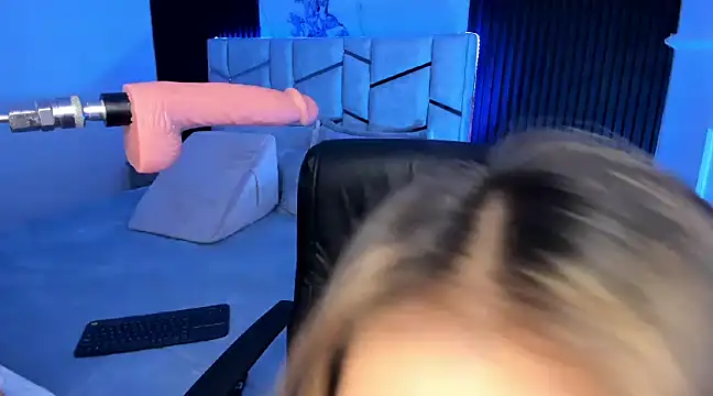 daniiphoeniixx online show from 14, 1, 2025