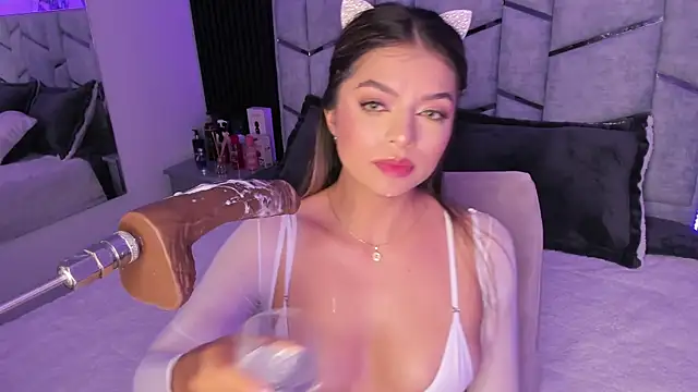 daniiphoeniixx online show from 6, 3, 2025