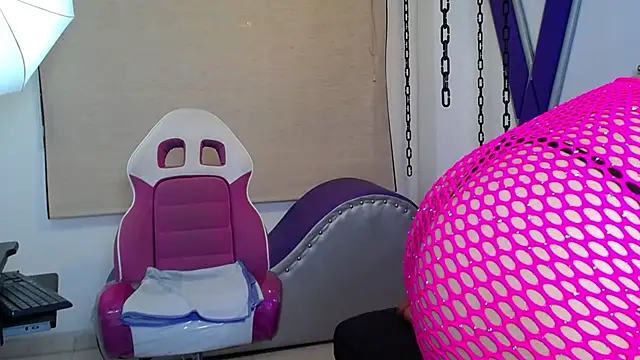 Snapshot of Sara_Davina chatting on 15, 3, 2025 Sara Davina online show from 15, 3, 2025