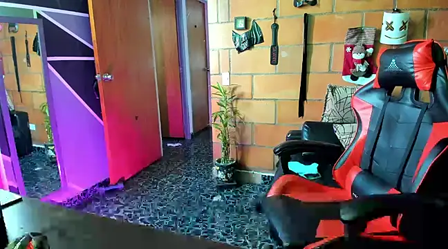 Adam Valenciia online show from 6, 2, 2025