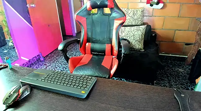 Adam Valenciia online show from 19, 2, 2025