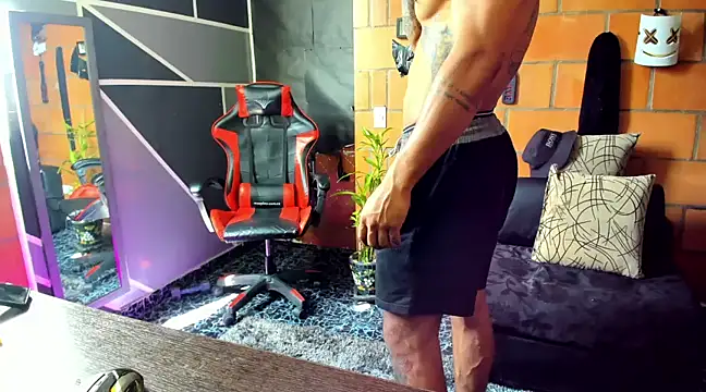 Adam Valenciia online show from 2, 3, 2025