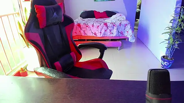 Adam Valenciia online show from 23, 10, 2025