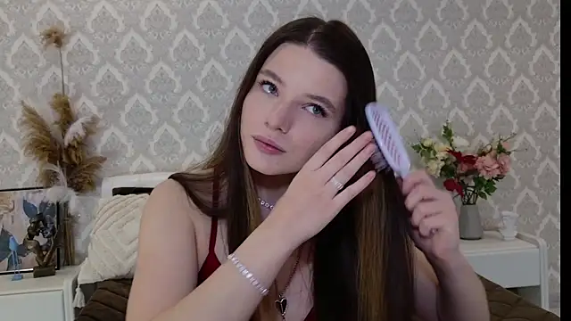 Nellie Medina online show from 5, 1, 2025