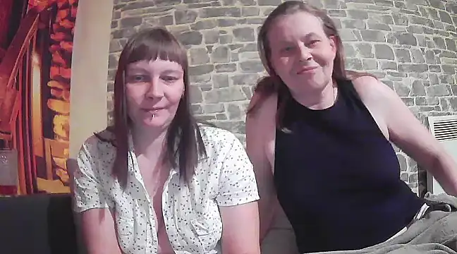 Snapshot of Sweet_Phoenix chatting on 4, 1, 2025 Sweet Phoenix online show from 4, 1, 2025