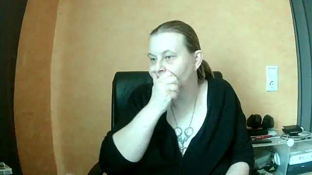 Snapshot of Sweet_Phoenix chatting on 13, 1, 2025 Sweet Phoenix online show from 13, 1, 2025