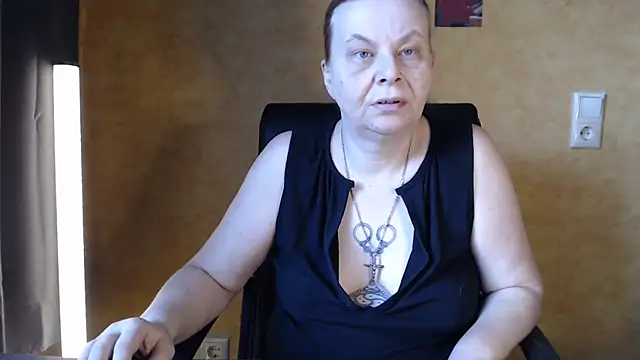 Snapshot of Sweet_Phoenix chatting on 2, 10, 2025 Sweet Phoenix online show from 2, 10, 2025