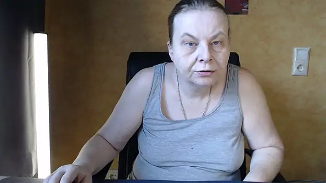 Snapshot of Sweet_Phoenix chatting on 3, 10, 2025 Sweet Phoenix online show from 3, 10, 2025