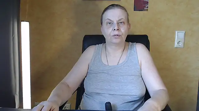 Snapshot of Sweet_Phoenix chatting on 5, 10, 2025 Sweet Phoenix online show from 5, 10, 2025