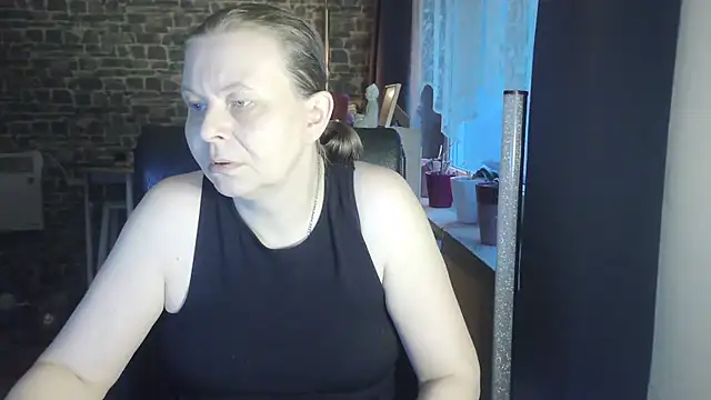 Snapshot of Sweet_Phoenix chatting on 8, 10, 2025 Sweet Phoenix online show from 8, 10, 2025