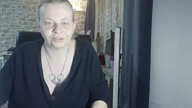 Snapshot of Sweet_Phoenix chatting on 9, 10, 2025 Sweet Phoenix online show from 9, 10, 2025