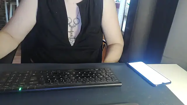 Snapshot of Sweet_Phoenix chatting on 14, 10, 2025 Sweet Phoenix online show from 14, 10, 2025