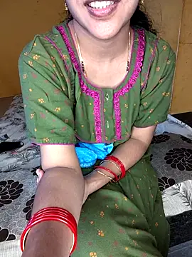 lovelygirl4567 online show from 3, 10, 2025