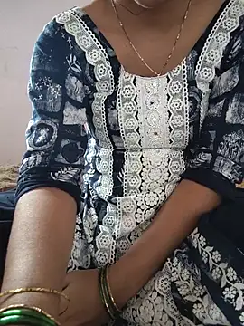 Snapshot of lovelygirl4567 chatting on 23, 5, 2026 lovelygirl4567 online show from 23, 5, 2026