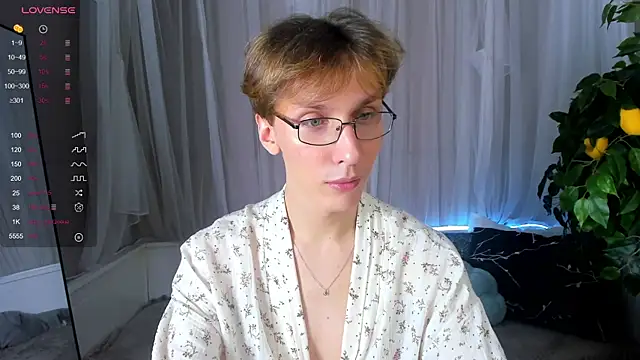 Snapshot of Adrian_Di chatting on 25, 1, 2025 Adrian Di online show from 25, 1, 2025