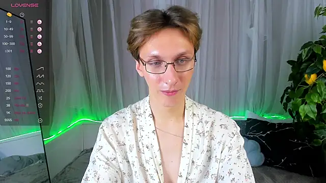 Snapshot of Adrian_Di chatting on 25, 1, 2025 Adrian Di online show from 25, 1, 2025