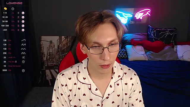 Snapshot of Adrian_Di chatting on 28, 1, 2025 Adrian Di online show from 28, 1, 2025