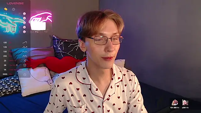 Snapshot of Adrian_Di chatting on 28, 1, 2025 Adrian Di online show from 28, 1, 2025