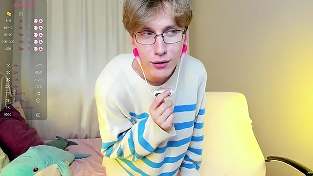 Snapshot of Adrian_Di chatting on 8, 2, 2025 Adrian Di online show from 8, 2, 2025