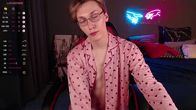 Snapshot of Adrian_Di chatting on 10, 2, 2025 Adrian Di online show from 10, 2, 2025