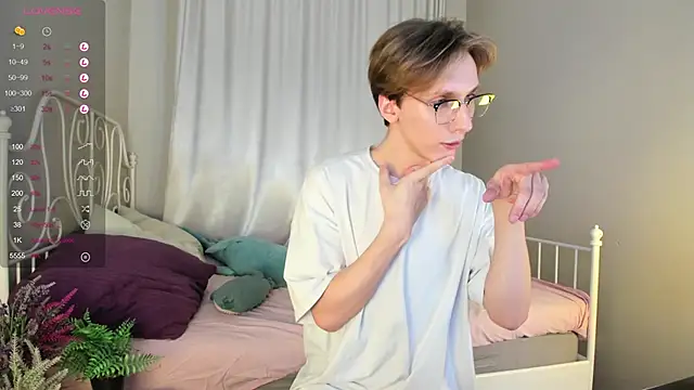 Snapshot of Adrian_Di chatting on 21, 2, 2025 Adrian Di online show from 21, 2, 2025