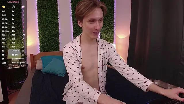 Snapshot of Adrian_Di chatting on 8, 3, 2025 Adrian Di online show from 8, 3, 2025