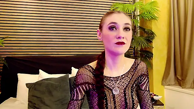 SamaraSinn online show from 1, 2, 2025