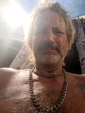 Snapshot of Cloudin_around chatting on 1, 4, 2026 Cloudin around online show from 1, 4, 2026