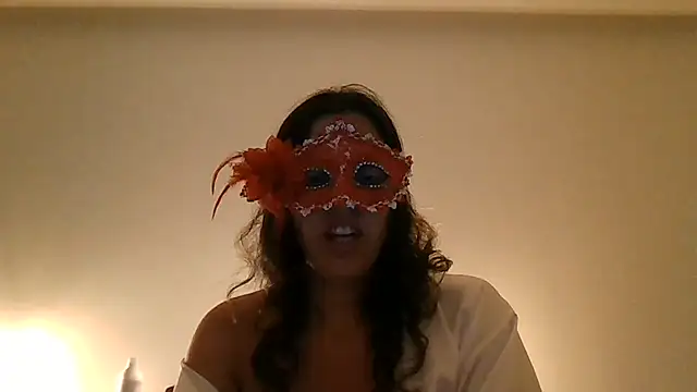 Snapshot of couple-tuga chatting on 5, 7, 2026 couple-tuga online show from 5, 7, 2026