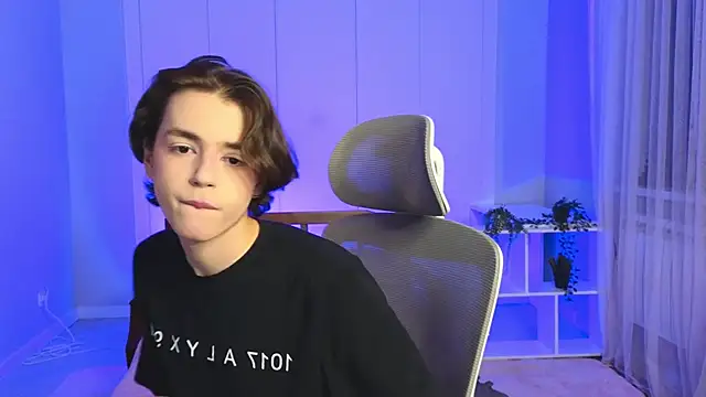 Snapshot of b0y_fantasy chatting on 13, 1, 2025 b0y fantasy online show from 13, 1, 2025