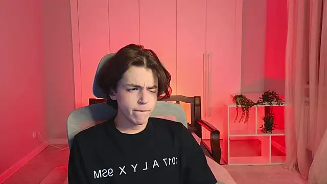 Snapshot of b0y_fantasy chatting on 16, 1, 2025 b0y fantasy online show from 16, 1, 2025