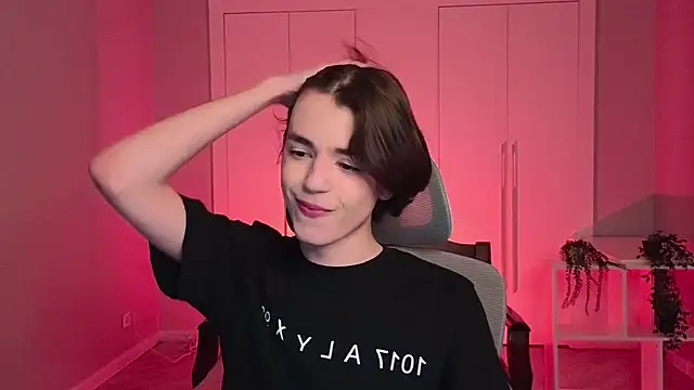 Snapshot of b0y_fantasy chatting on 22, 1, 2025 b0y fantasy online show from 22, 1, 2025