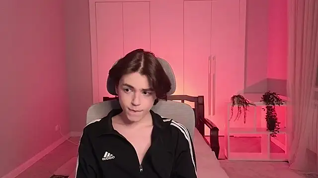 Snapshot of b0y_fantasy chatting on 23, 1, 2025 b0y fantasy online show from 23, 1, 2025