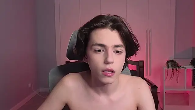 Snapshot of b0y_fantasy chatting on 23, 1, 2025 b0y fantasy online show from 23, 1, 2025