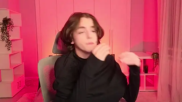 Snapshot of b0y_fantasy chatting on 5, 2, 2025 b0y fantasy online show from 5, 2, 2025