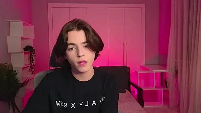 Snapshot of b0y_fantasy chatting on 11, 2, 2025 b0y fantasy online show from 11, 2, 2025