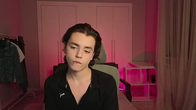 Snapshot of b0y_fantasy chatting on 17, 2, 2025 b0y fantasy online show from 17, 2, 2025