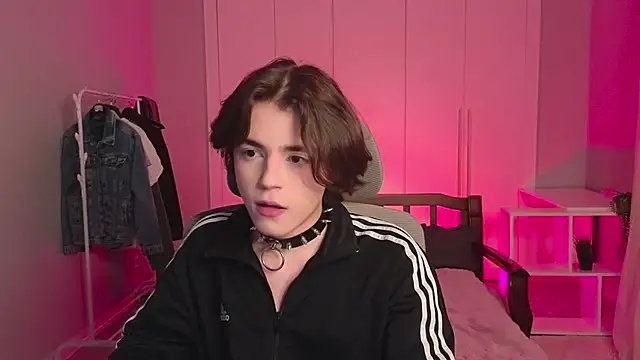 Snapshot of b0y_fantasy chatting on 24, 2, 2025 b0y fantasy online show from 24, 2, 2025