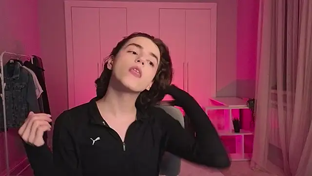 Snapshot of b0y_fantasy chatting on 27, 2, 2025 b0y fantasy online show from 27, 2, 2025