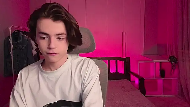 Snapshot of b0y_fantasy chatting on 17, 3, 2025 b0y fantasy online show from 17, 3, 2025