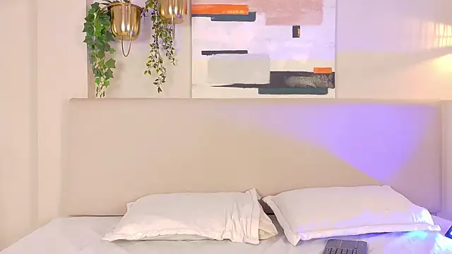 NaomiKlarc online show from 12, 11, 2025