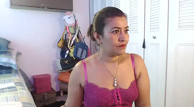 CamilaLix online show from 5, 1, 2025