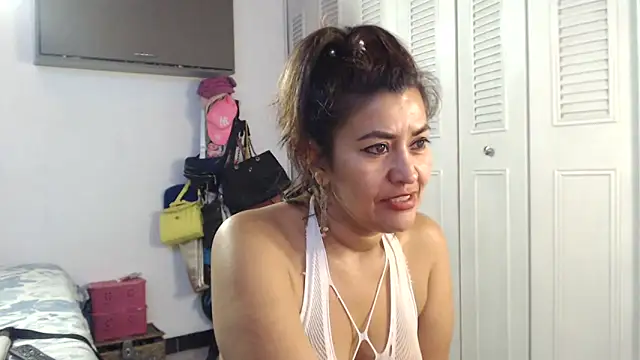 CamilaLix online show from 28, 2, 2025