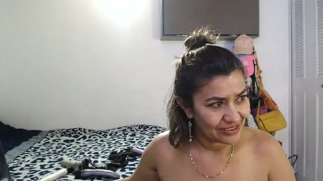 CamilaLix online show from 3, 3, 2025