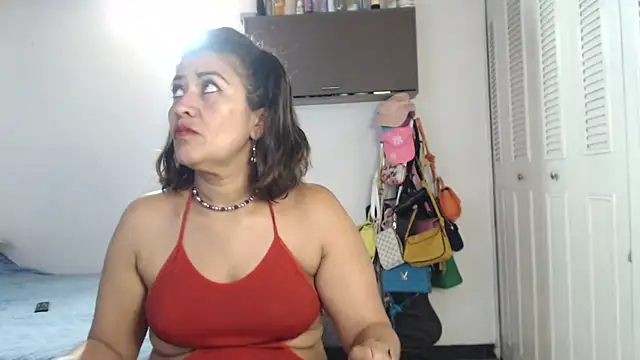 CamilaLix online show from 5, 3, 2025