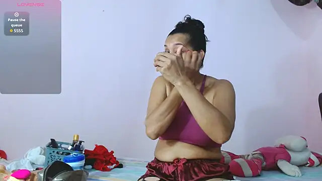 latinabueno41 online show from 25, 10, 2025